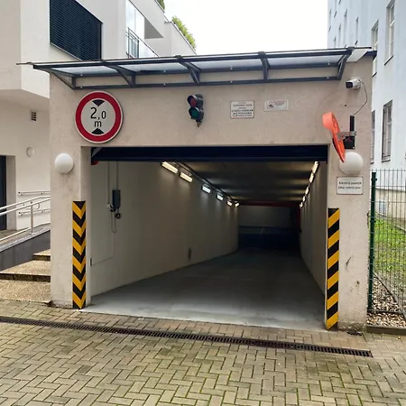 Lägenhet The Elite Downtown 2- Bedroom Ac & Garage Parking Bratislava