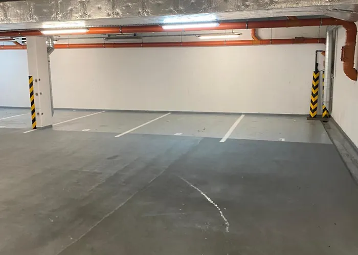 The Elite Downtown 2- Bedroom Ac & Garage Parking Bratislava