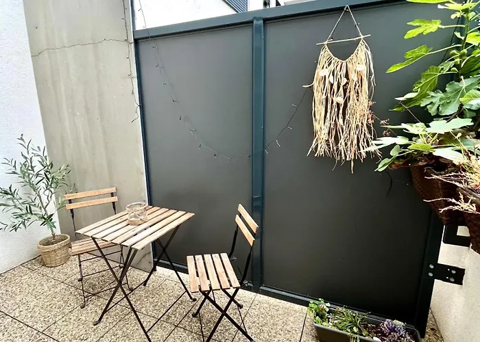 The Elite Downtown 2- Bedroom Ac & Garage Parking Appartement